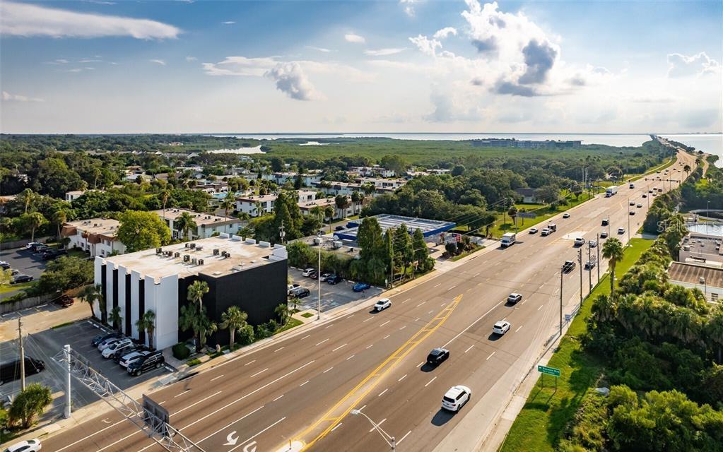 Commercial - фото