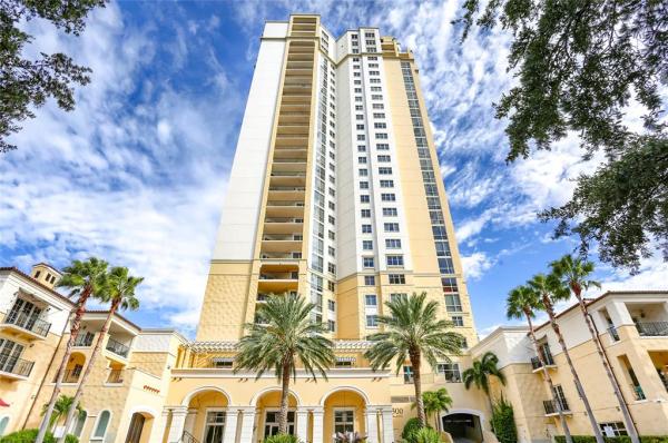 PARKSHORE PLAZA CONDO