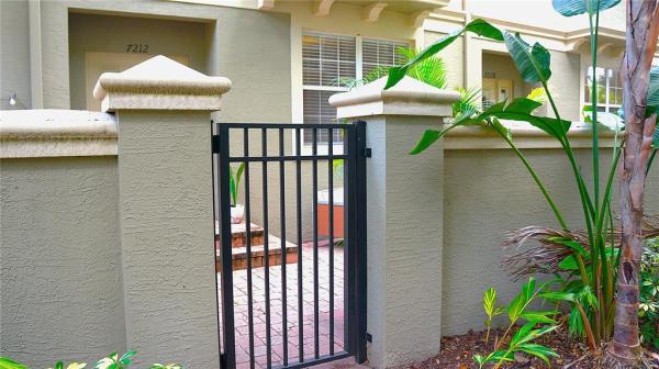 BAYOU GRANDE TOWNHOME COMMUNITY