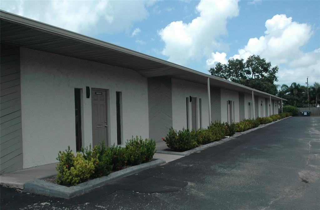 688 PROFESSIONAL CENTER CONDO - фото