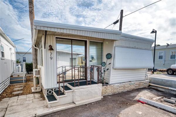 TWIN SHORES MOBILE HOME