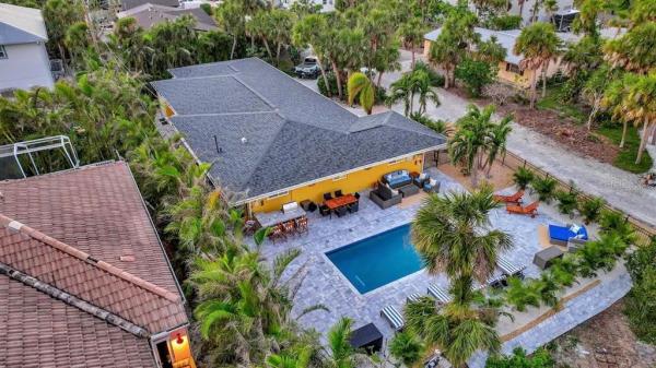 LEMON BAY ESTATES 01