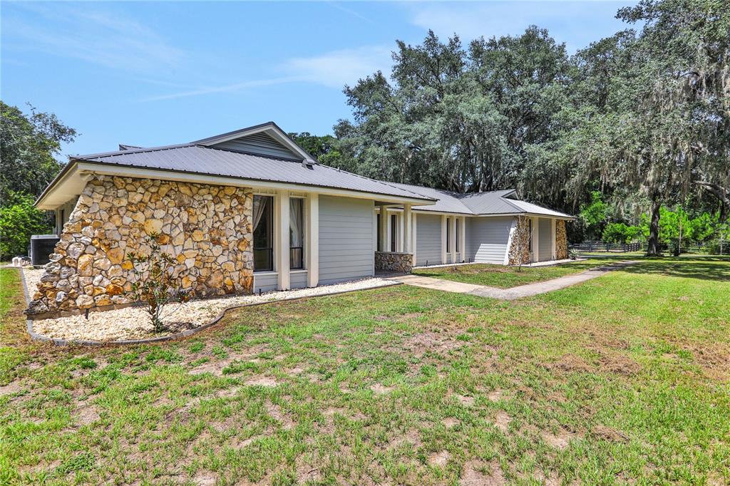 VINOLA GARDENS - фото