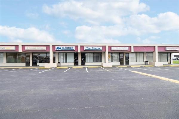 STERLING SQUARE A CONDO