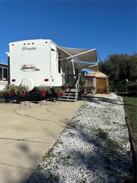 TOWN PARK AT THE WILDERNESS RV PARK ESTATES