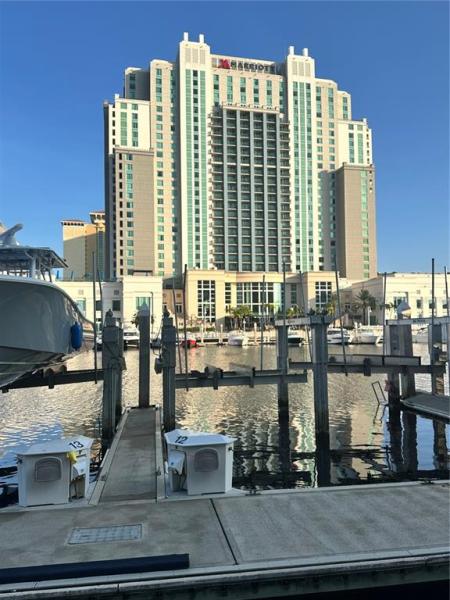 HARBOUR ISLAND COMM CORE