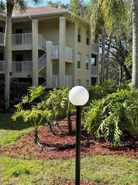 MEADOWLAKE PALM HARBOR CONDO