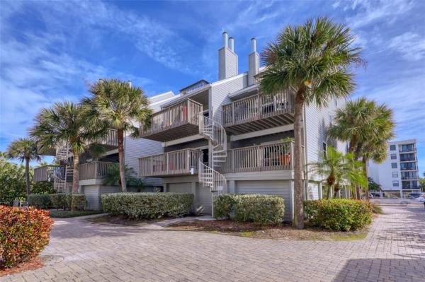 PELICANS POINTE BEACH HOMES