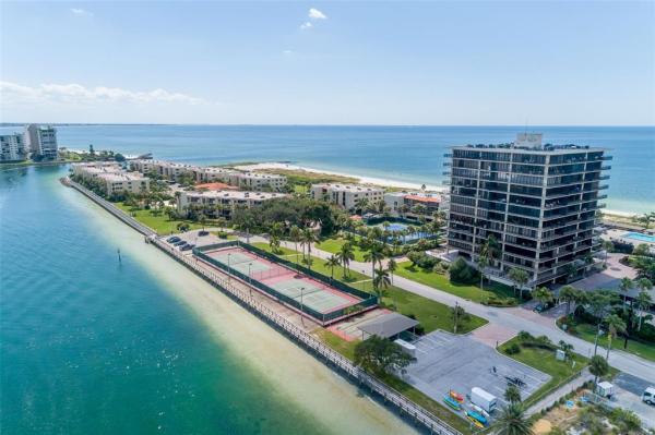 MANSIONS BY THE SEA CONDO - фото