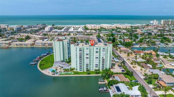 THREE PALMS POINTE CONDO - фото