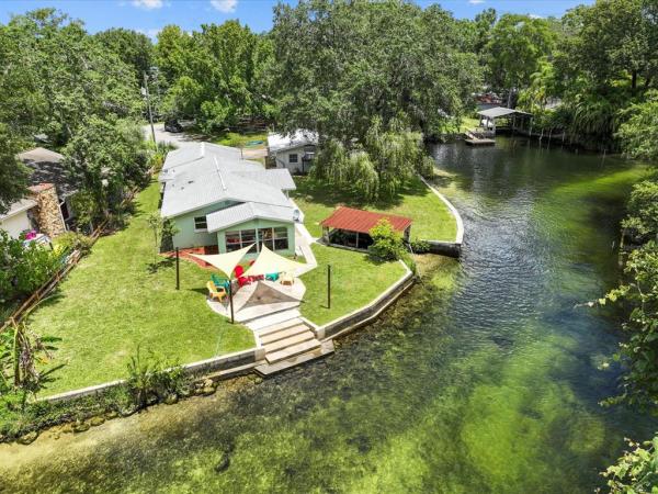 WEEKI WACHEE GARDENS