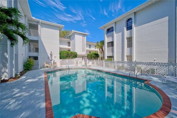 LANDMARK AT POINTE WEST I