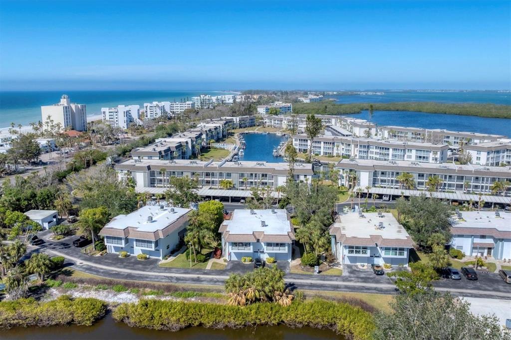 SUTTON PLACE - фото