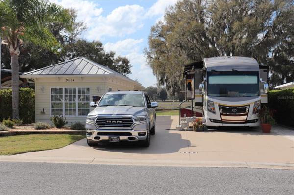 FLORIDA GRANDE MOTOR COACH RESIDENCE