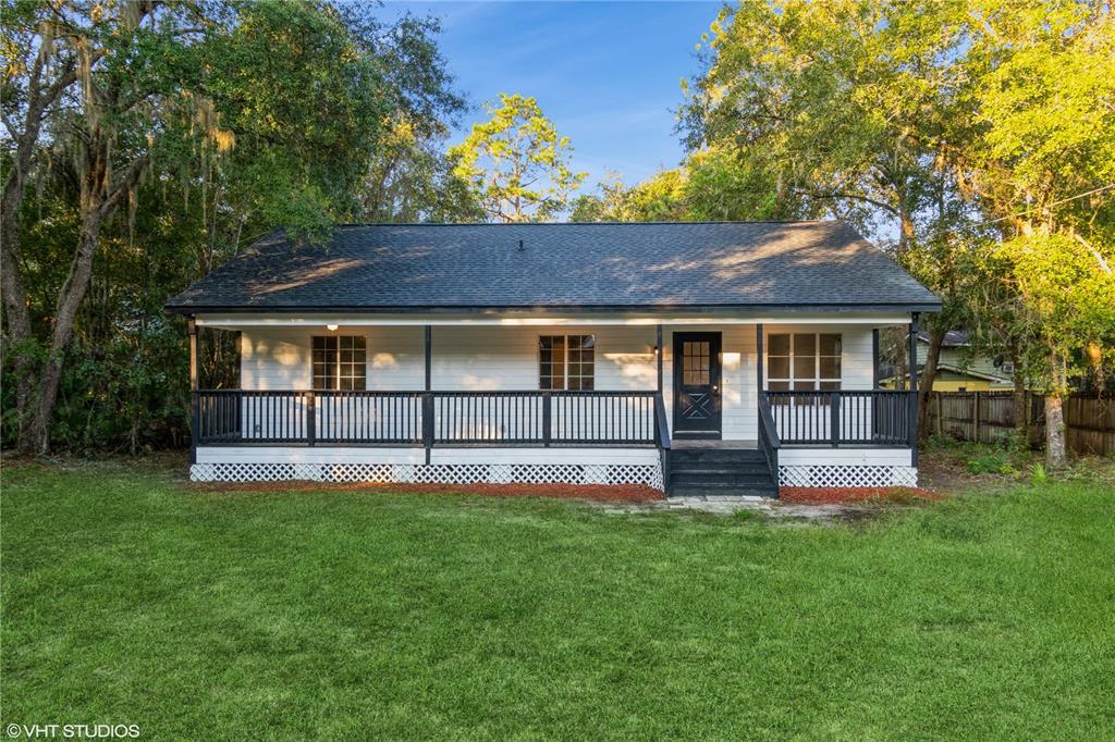 LAKESIDE HILLS - фото