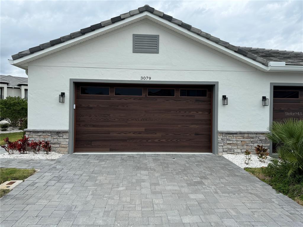 ISLES/VENETIAN BAY - фото