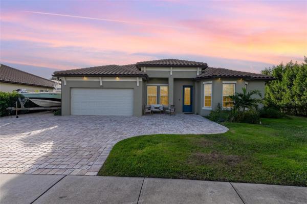 COUNTRY CLUB ESTATES