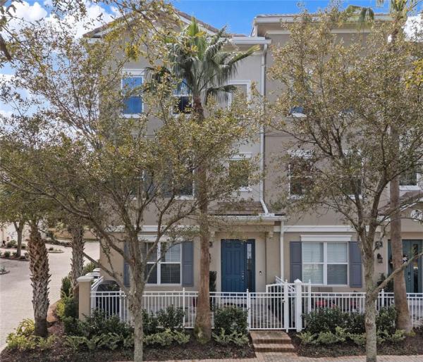 GRANDE OAKS AT HEATHROW