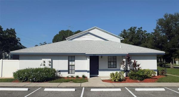 CHANCELLORS ROW PH 01