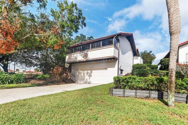 COUNTRY CLUB VILLAGE CONDO