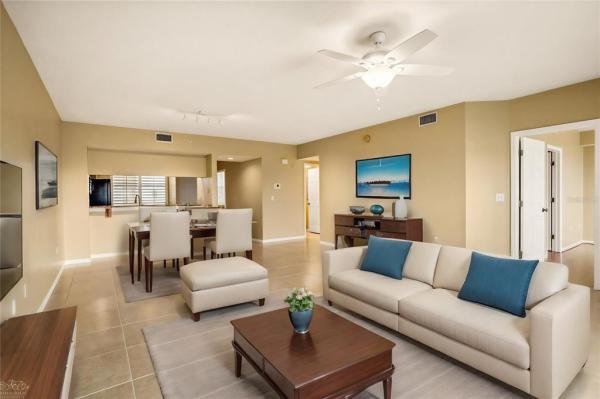 COUNTRY CLUB CONDO AT EAST BAY