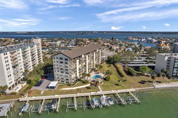 650 ISLAND WAY CONDO