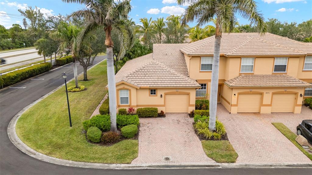 REFLECTION LAKES 03 - фото