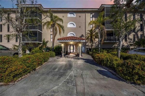 EMERALD POINTE PH 01