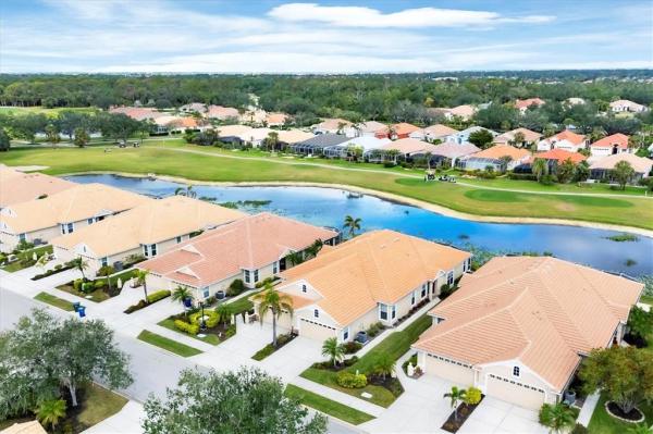 PELICAN POINTE GOLF & COUNTRY CLUB
