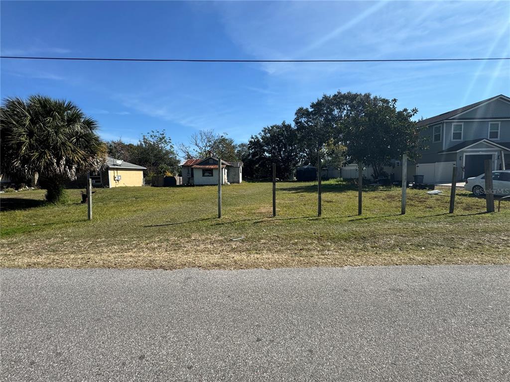 LOVELESS & SEWELL - фото