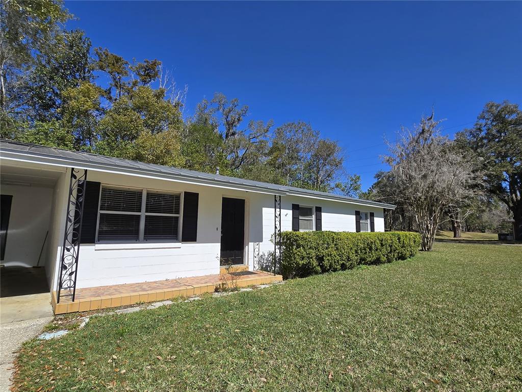 EASTSIDE ESTATE - фото