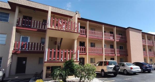 BAYSHORE ON THE LAKE APTS SEC 1