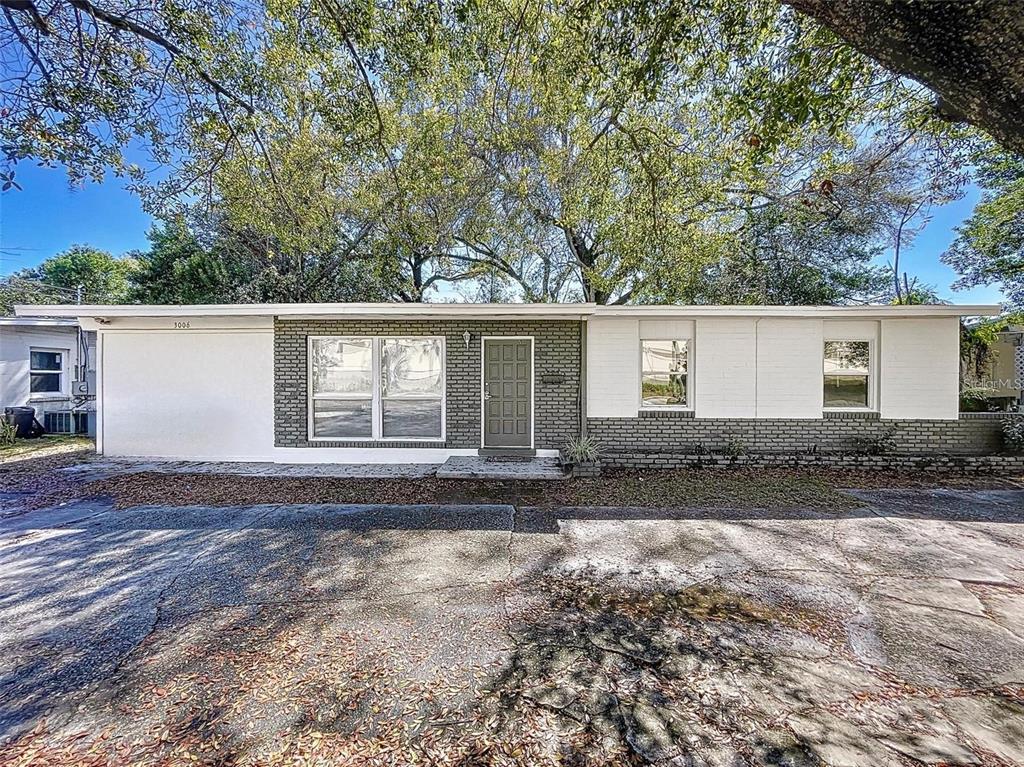 CRYSTAL LAKE TERRACE - фото