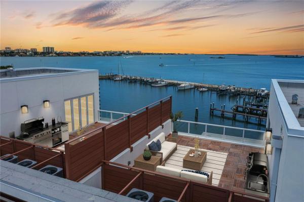 MARINA BAY MASTER CONDO