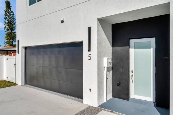 WEST TAMPA TOWNHOMES