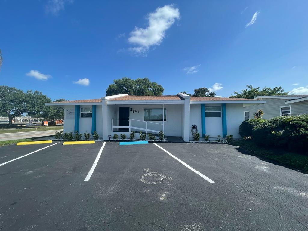 OAK RIDGE ESTATES - фото