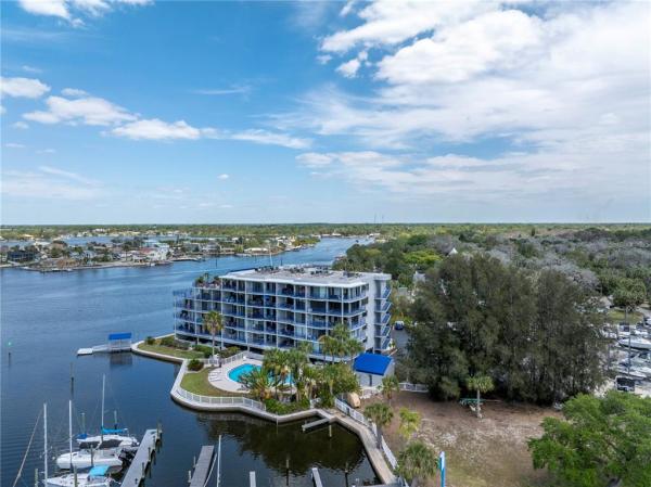 POINTE PLEASANT HARBOUR CONDO