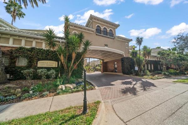 HARBOUR PLACE CITY HOMES A CON