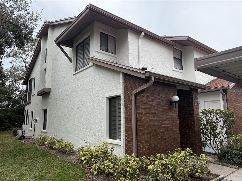 YORKTOWN AT BEACON PLACE - фото