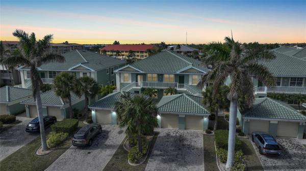 SCHOONER COVE VILLAS 02