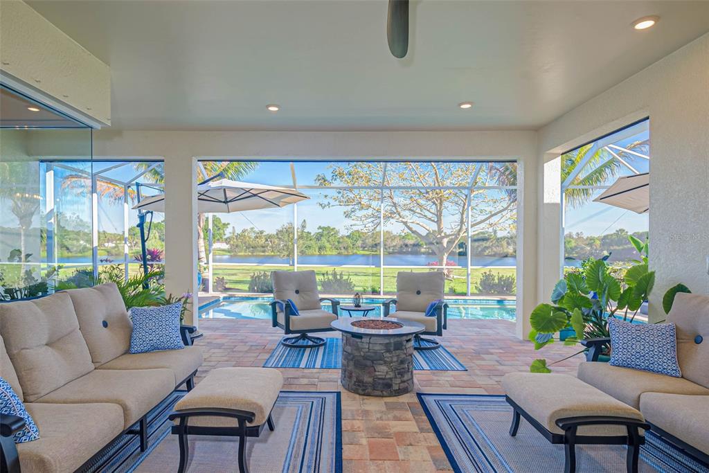 HICKEYS CREEKSIDE A-C - фото