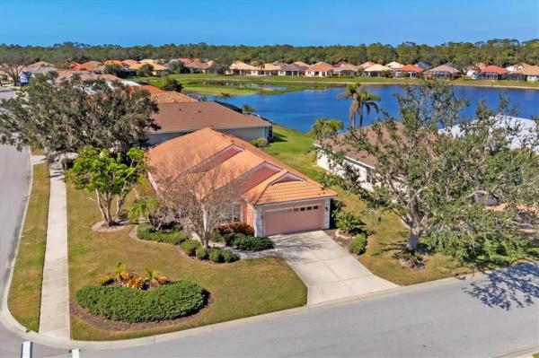 PELICAN POINTE GOLF & COUNTRY CLUB