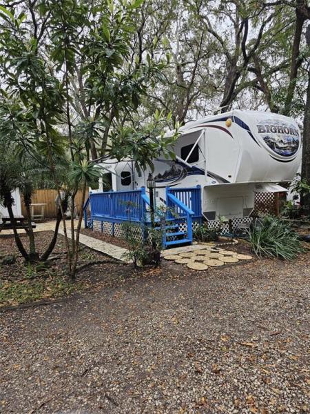 YOGI BEARS JELLYSTONE PARK CONDO 02A