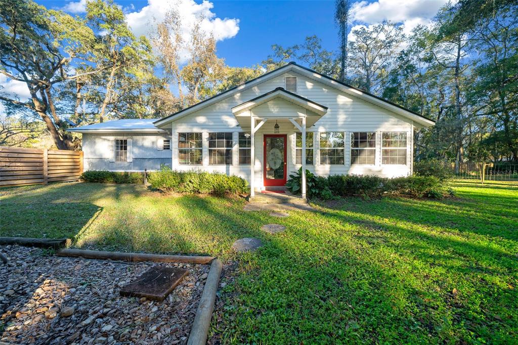 ORANGE HEIGHTS - фото