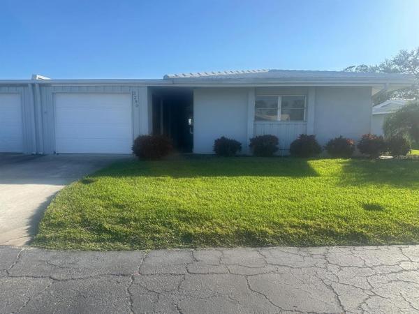 SOUTH GATE VILLAGE GREEN 08