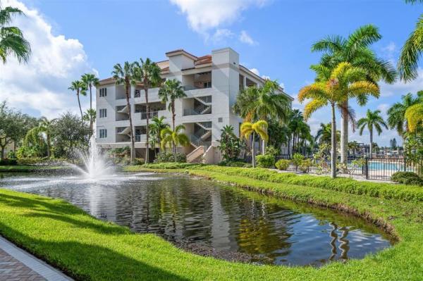 BELLASOL WATERFRONT VILLAS A C