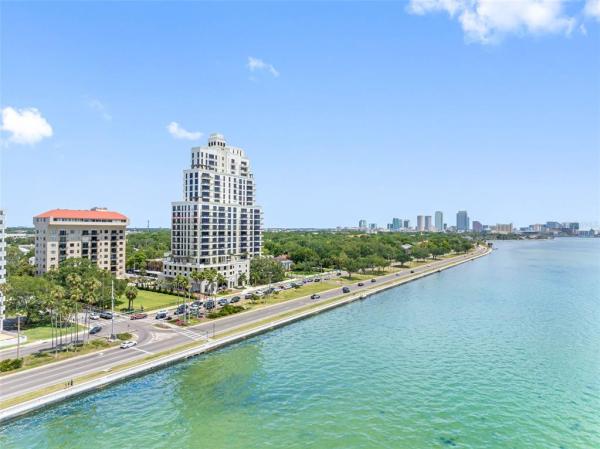 BAYSHORE ROYAL CONDO