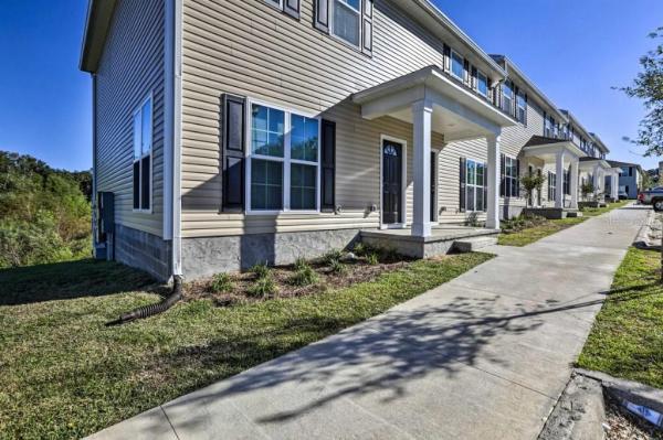 UNIVERSITY GREEN CONDO