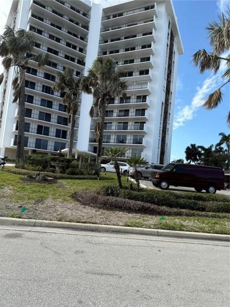 ST ARMAND TOWERS NORTH