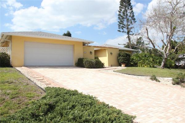 FRST LAKES COUNTRY CLUB ESTATES